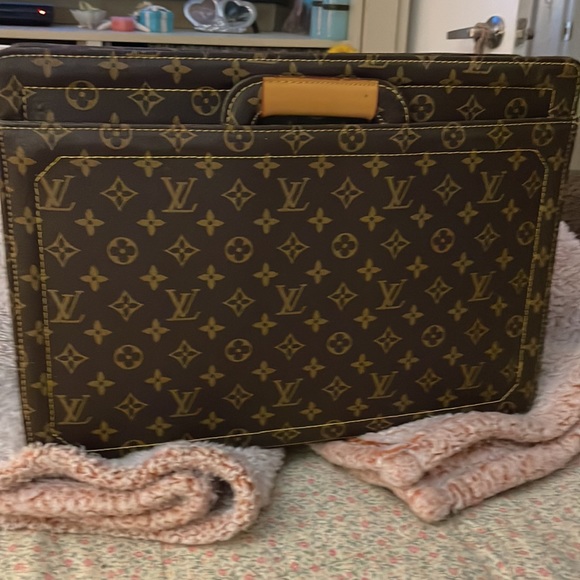 Louis Vuitton Briefcase (VINTAGE) and so Beautiful in almost perfect condition. - Picture 15 of 16